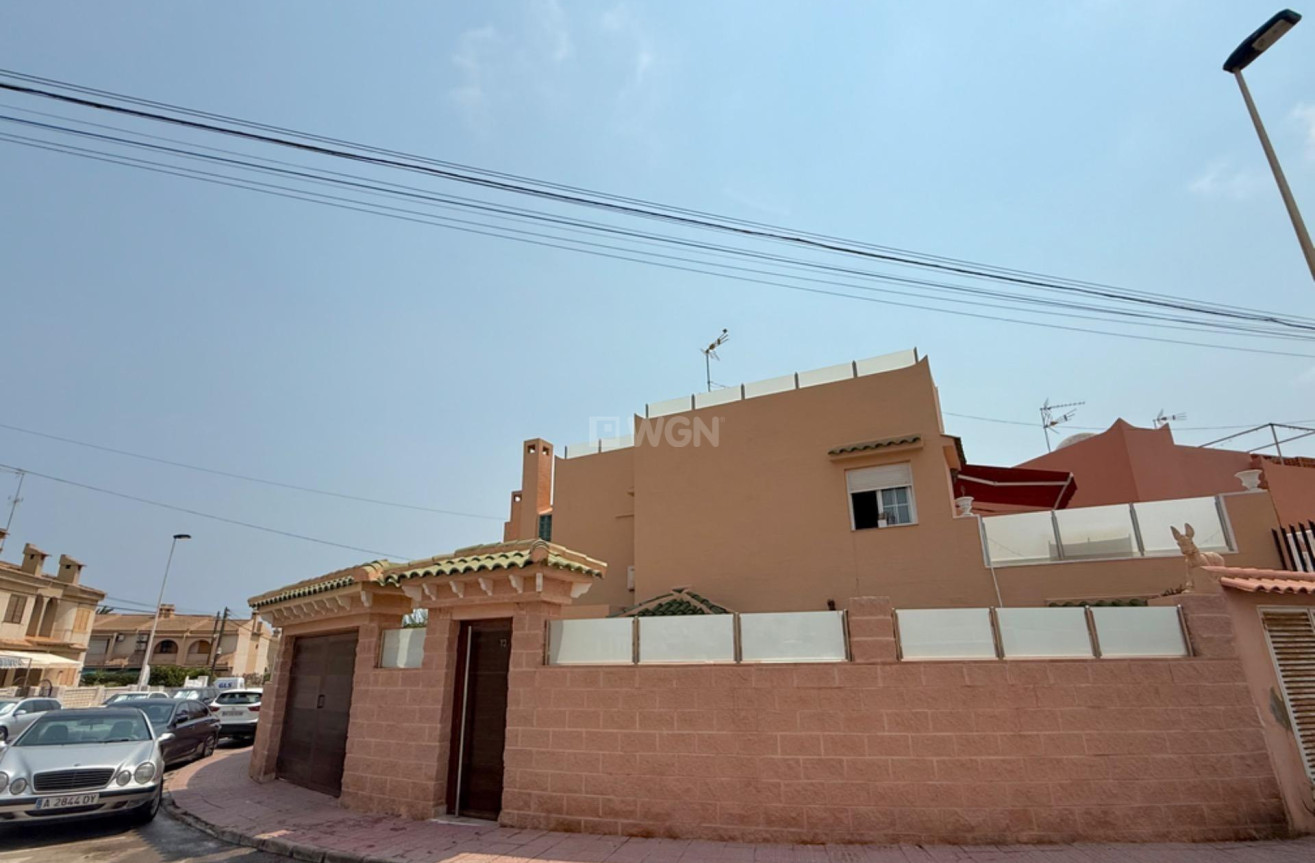 Resale - Villa - Torrevieja - Los Frutales