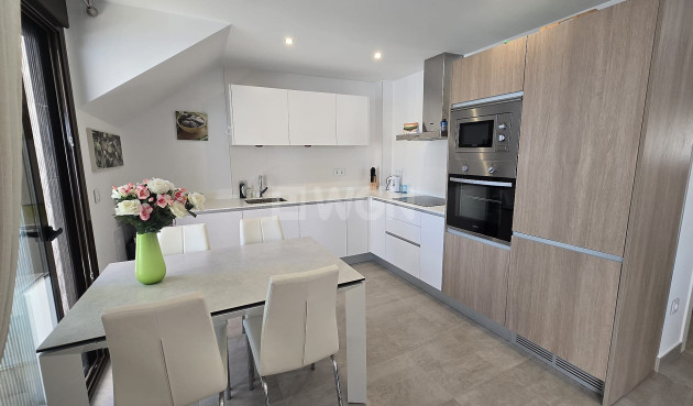 Resale - Apartment / flat - Pilar de la Horadada - Costa Blanca