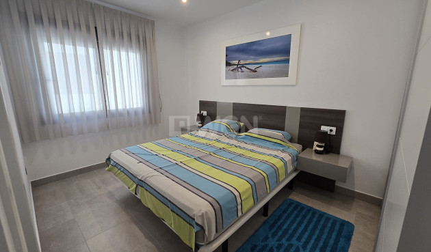 Resale - Apartment / flat - Pilar de la Horadada - Costa Blanca