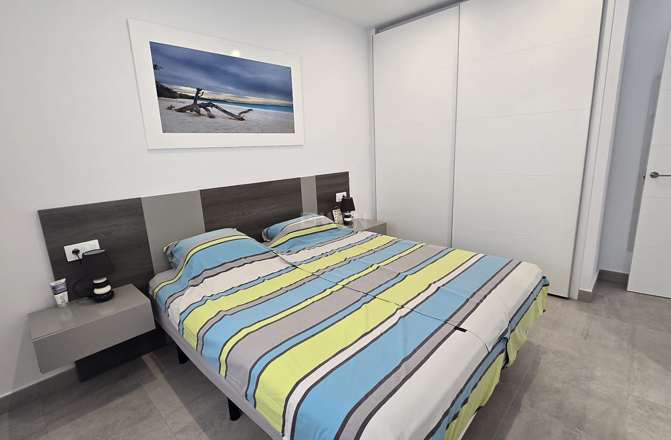 Resale - Apartment / flat - Pilar de la Horadada - Costa Blanca