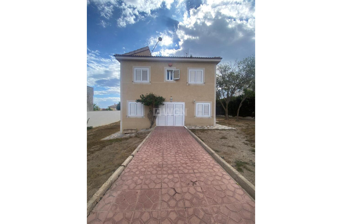 Odsprzedaż - Villa - Los Balcones - Costa Blanca