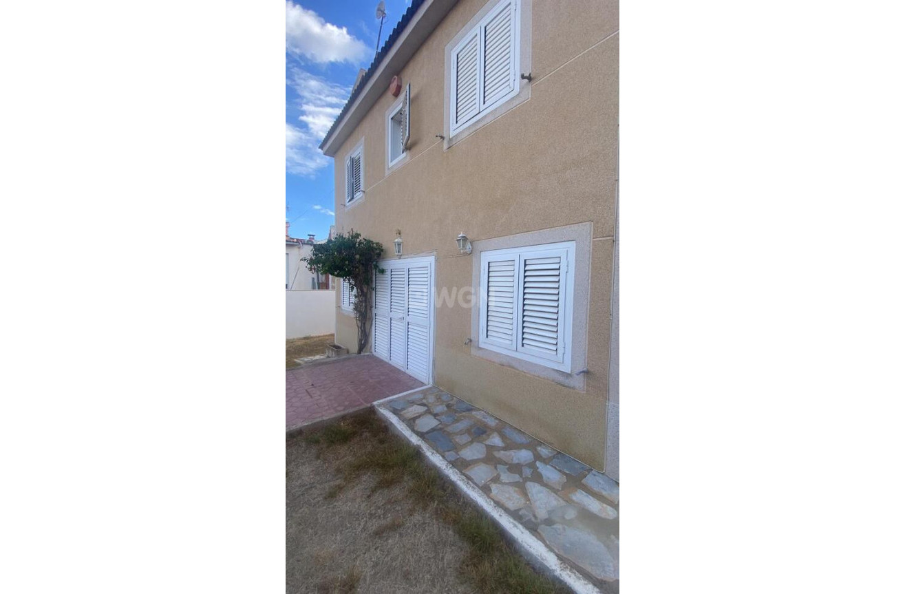 Odsprzedaż - Villa - Los Balcones - Costa Blanca