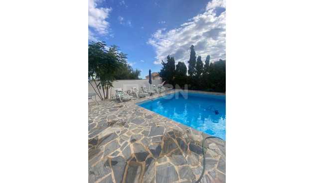 Odsprzedaż - Villa - Los Balcones - Costa Blanca