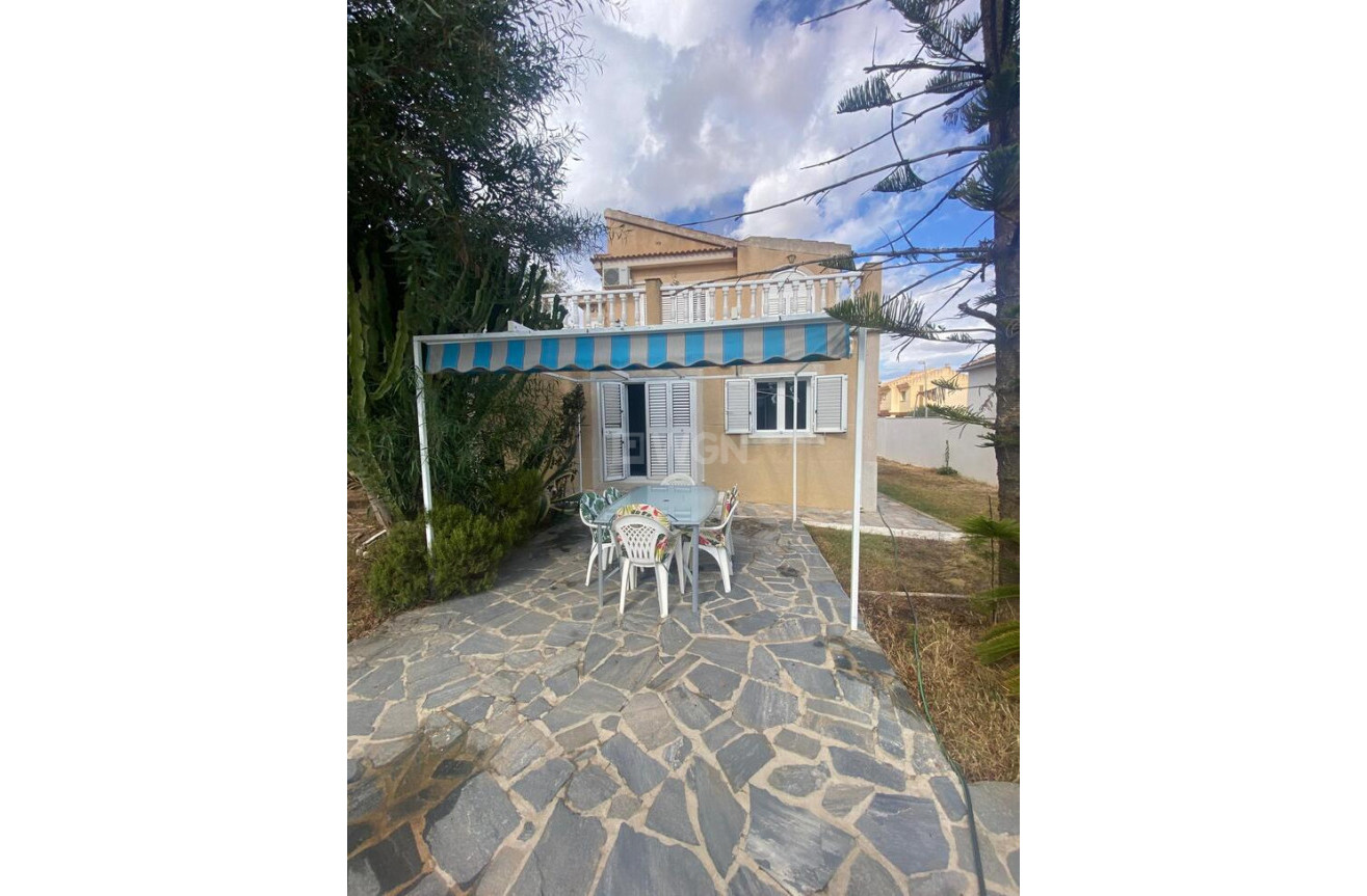 Odsprzedaż - Villa - Los Balcones - Costa Blanca