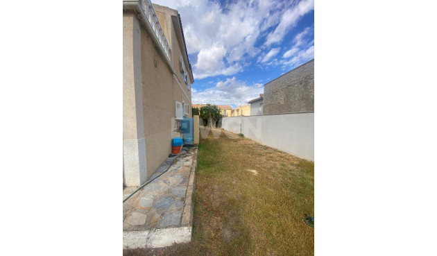 Odsprzedaż - Villa - Los Balcones - Costa Blanca