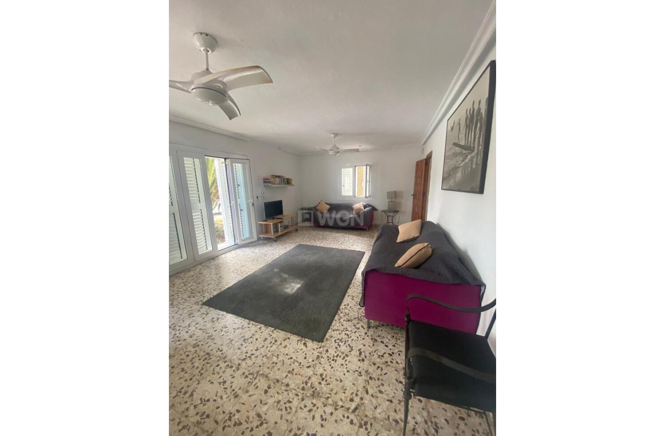 Odsprzedaż - Villa - Los Balcones - Costa Blanca