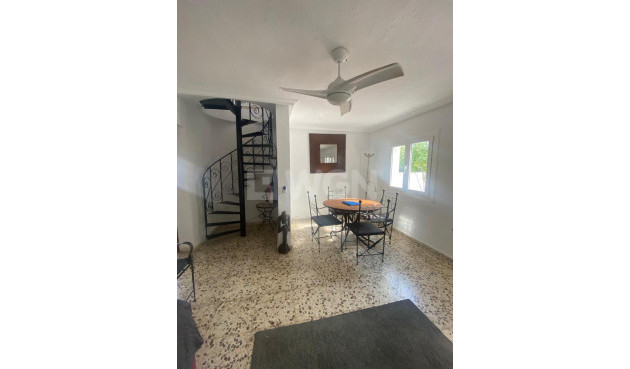 Odsprzedaż - Villa - Los Balcones - Costa Blanca