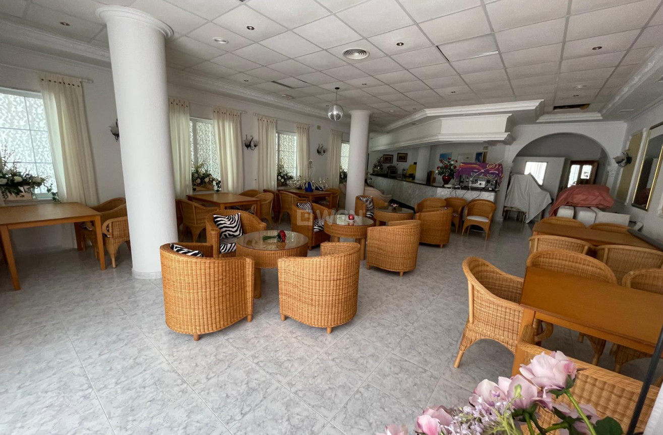 Resale - Commercial - Guardamar del Segura - Costa Blanca