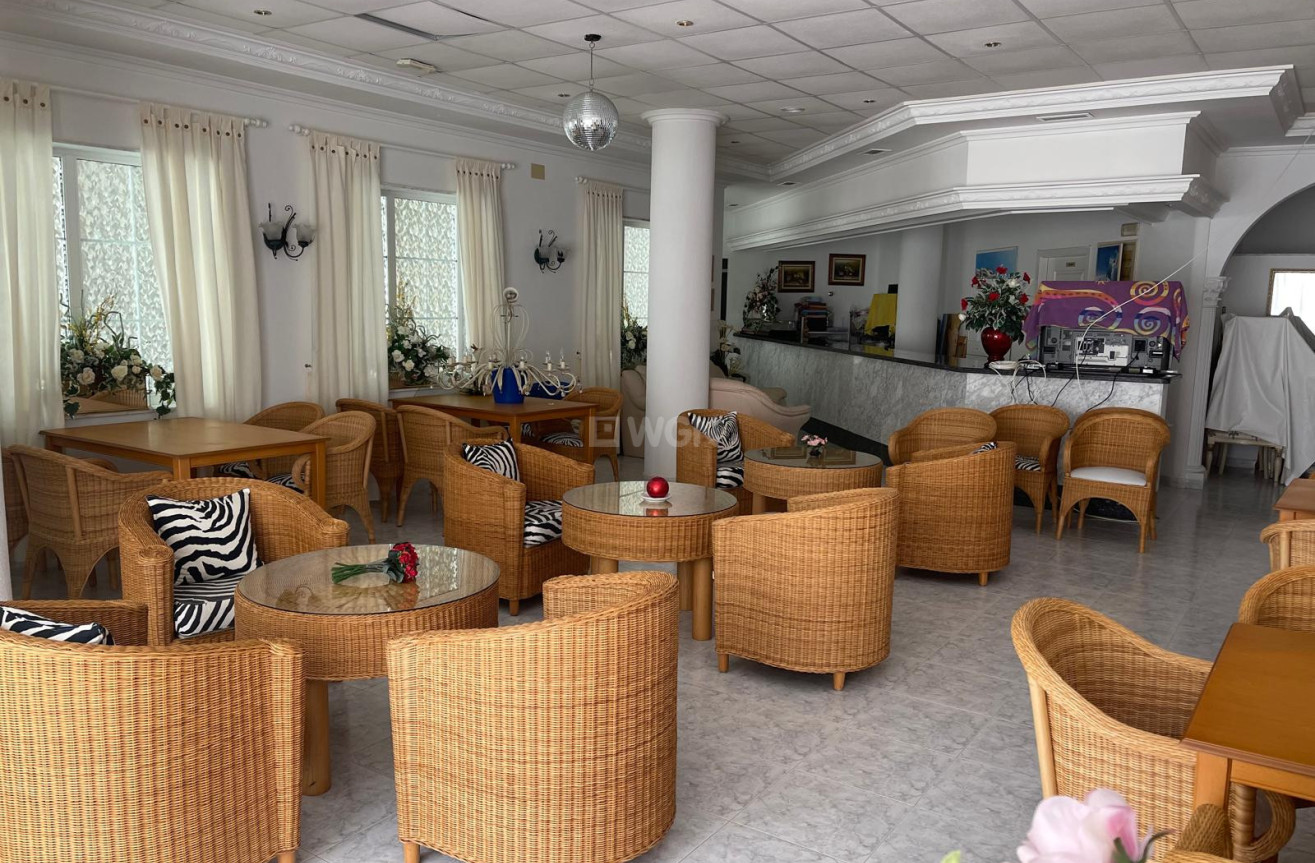 Resale - Commercial - Guardamar del Segura - Costa Blanca