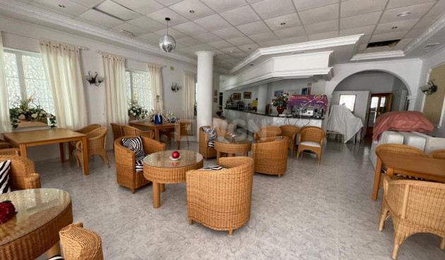 Resale - Commercial - Guardamar del Segura - Costa Blanca