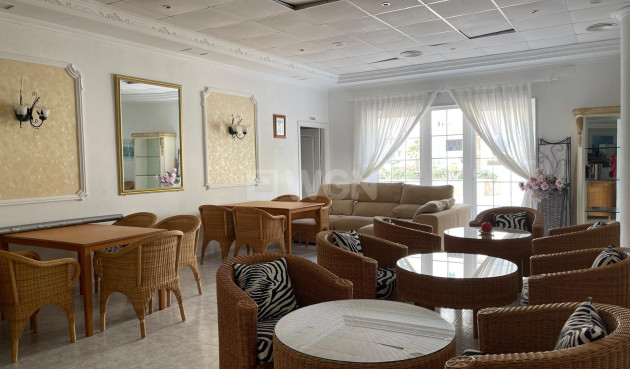 Resale - Commercial - Guardamar del Segura - Costa Blanca