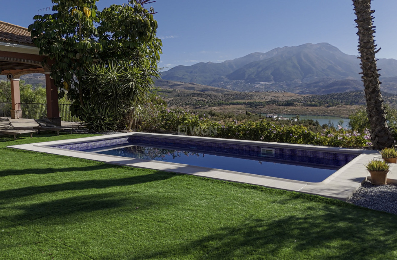 Odsprzedaż - Villa - Vinuela - Inland