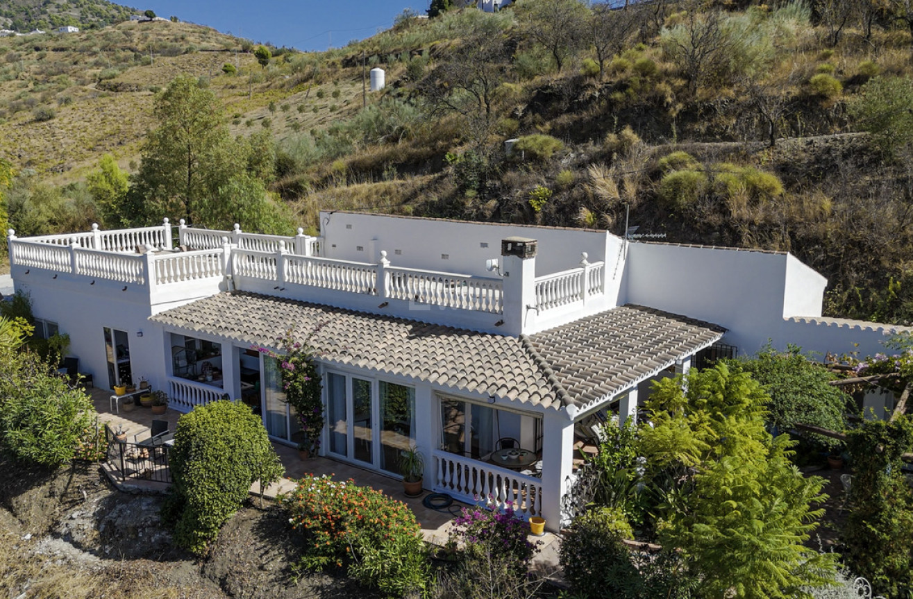 Odsprzedaż - Villa - Canillas de Aceituno - Inland