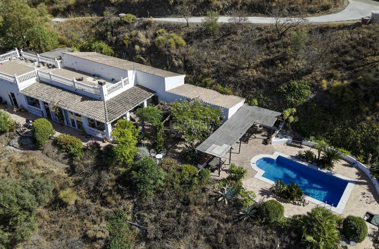 Odsprzedaż - Villa - Canillas de Aceituno - Inland