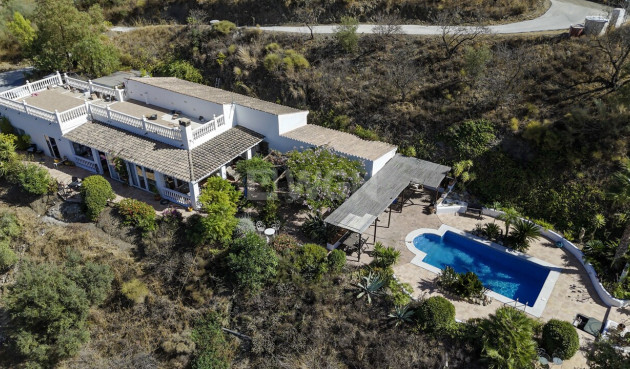 Odsprzedaż - Villa - Canillas de Aceituno - Inland