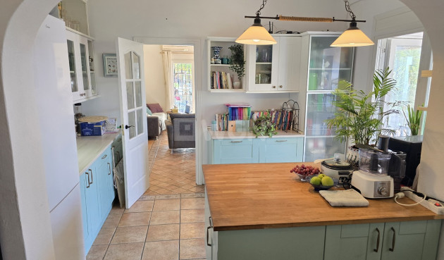 Odsprzedaż - Villa - Canillas de Aceituno - Inland