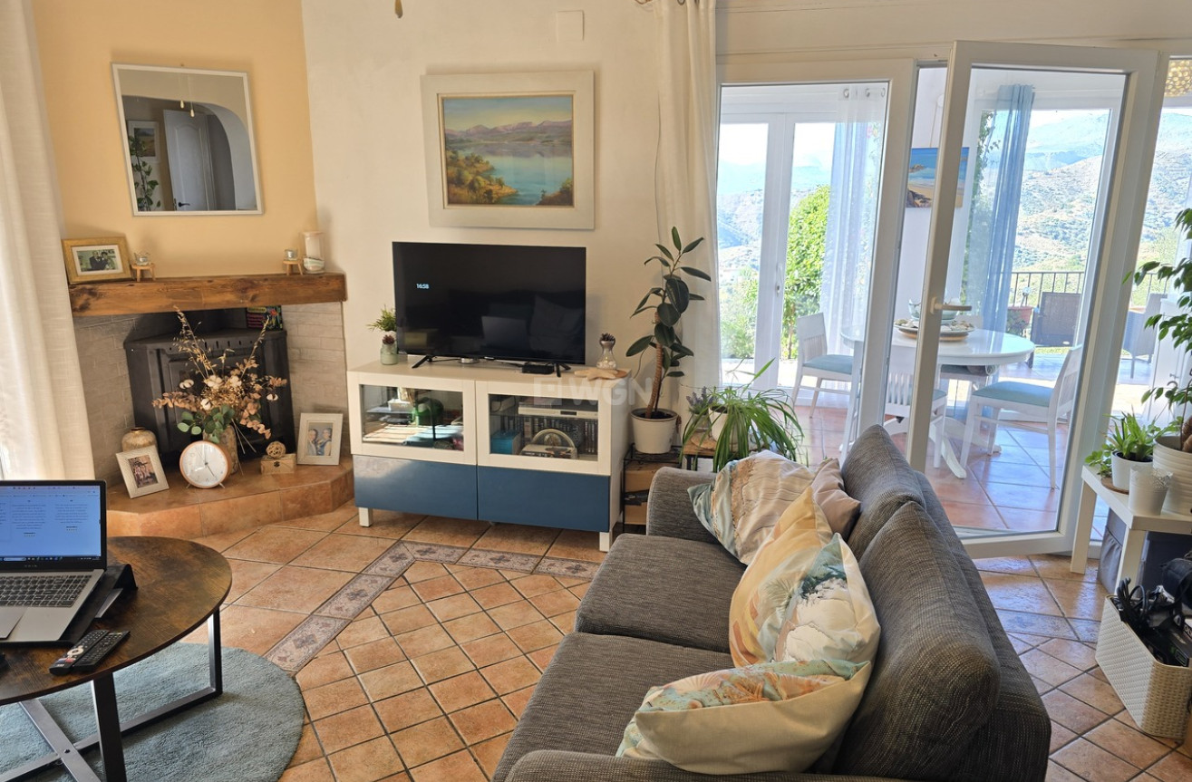 Odsprzedaż - Villa - Canillas de Aceituno - Inland