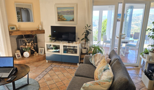 Odsprzedaż - Villa - Canillas de Aceituno - Inland