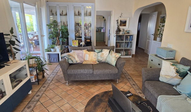 Odsprzedaż - Villa - Canillas de Aceituno - Inland