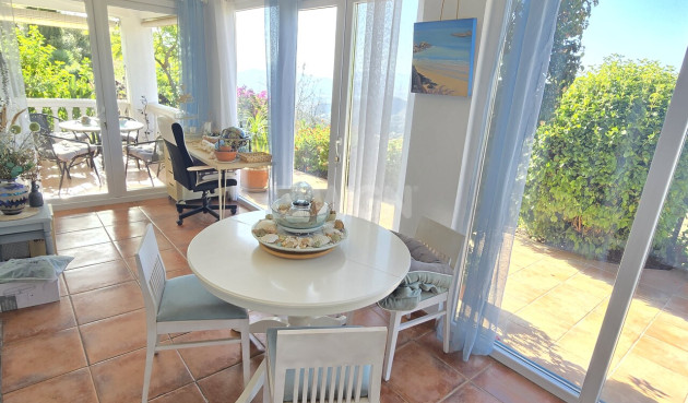 Odsprzedaż - Villa - Canillas de Aceituno - Inland