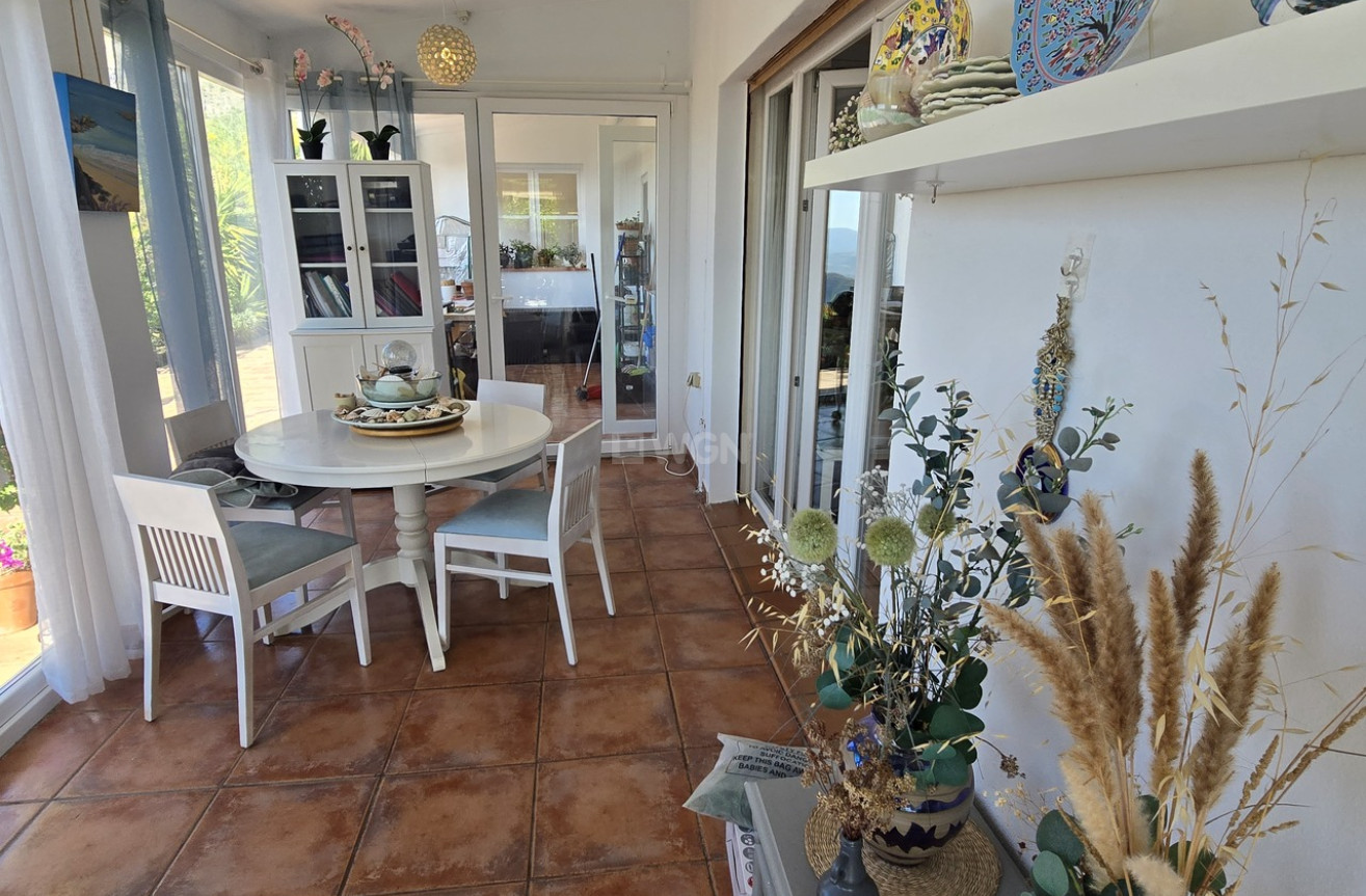 Odsprzedaż - Villa - Canillas de Aceituno - Inland