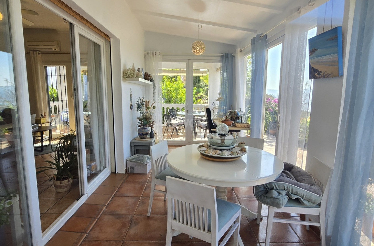 Odsprzedaż - Villa - Canillas de Aceituno - Inland