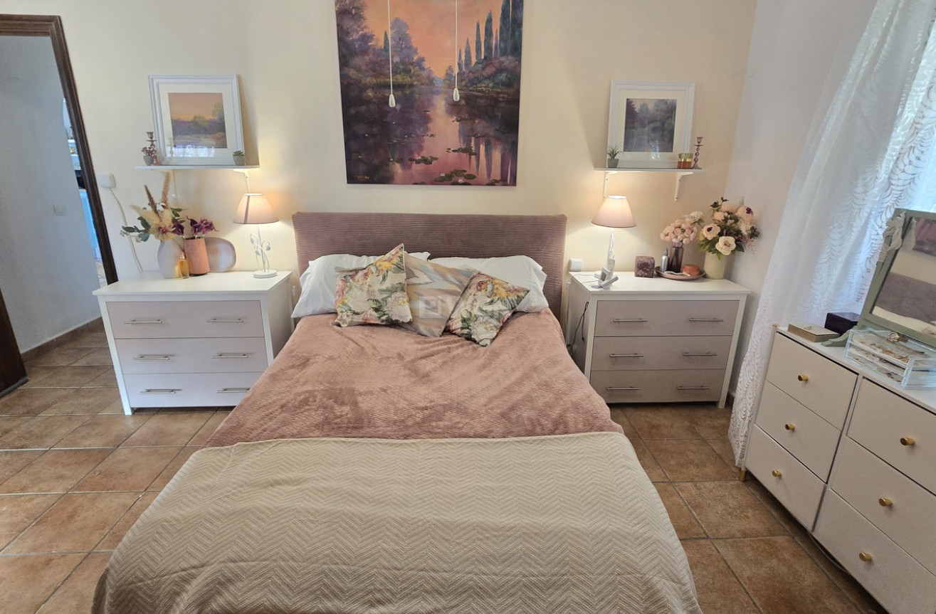 Odsprzedaż - Villa - Canillas de Aceituno - Inland