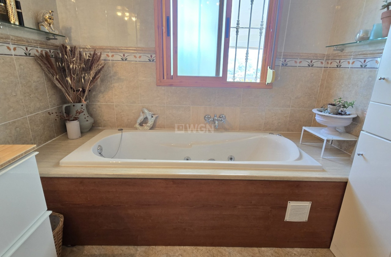 Odsprzedaż - Villa - Canillas de Aceituno - Inland