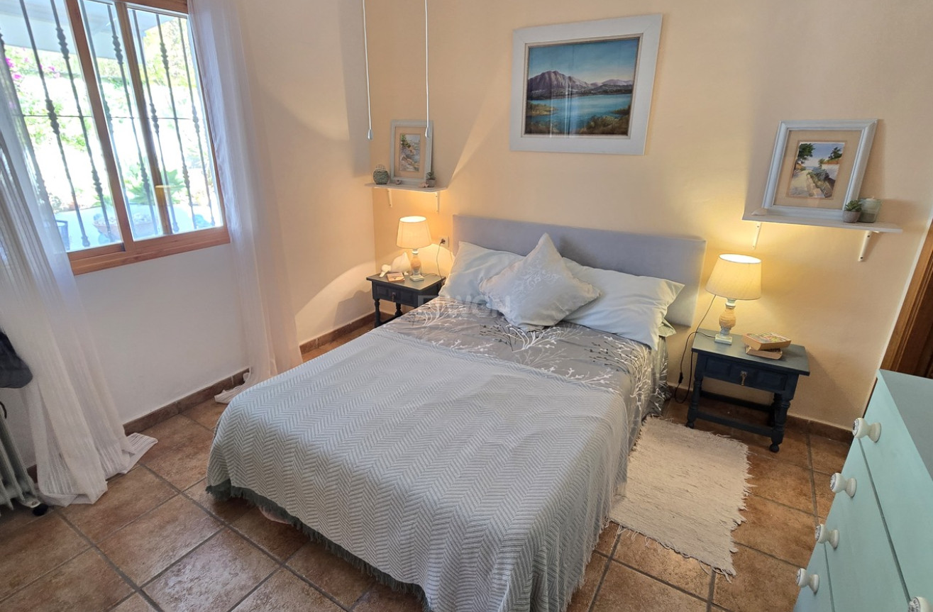 Odsprzedaż - Villa - Canillas de Aceituno - Inland