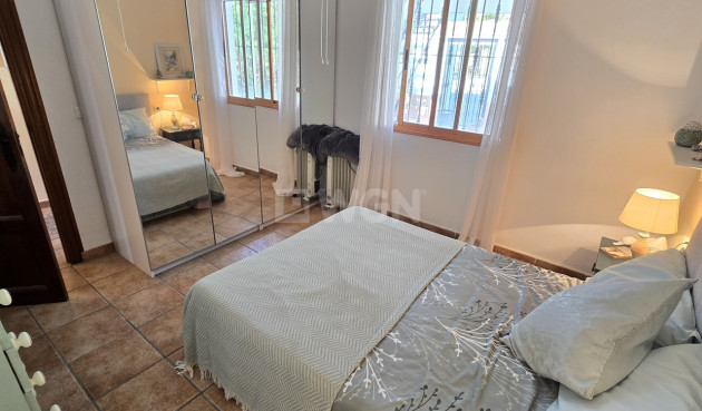 Odsprzedaż - Villa - Canillas de Aceituno - Inland