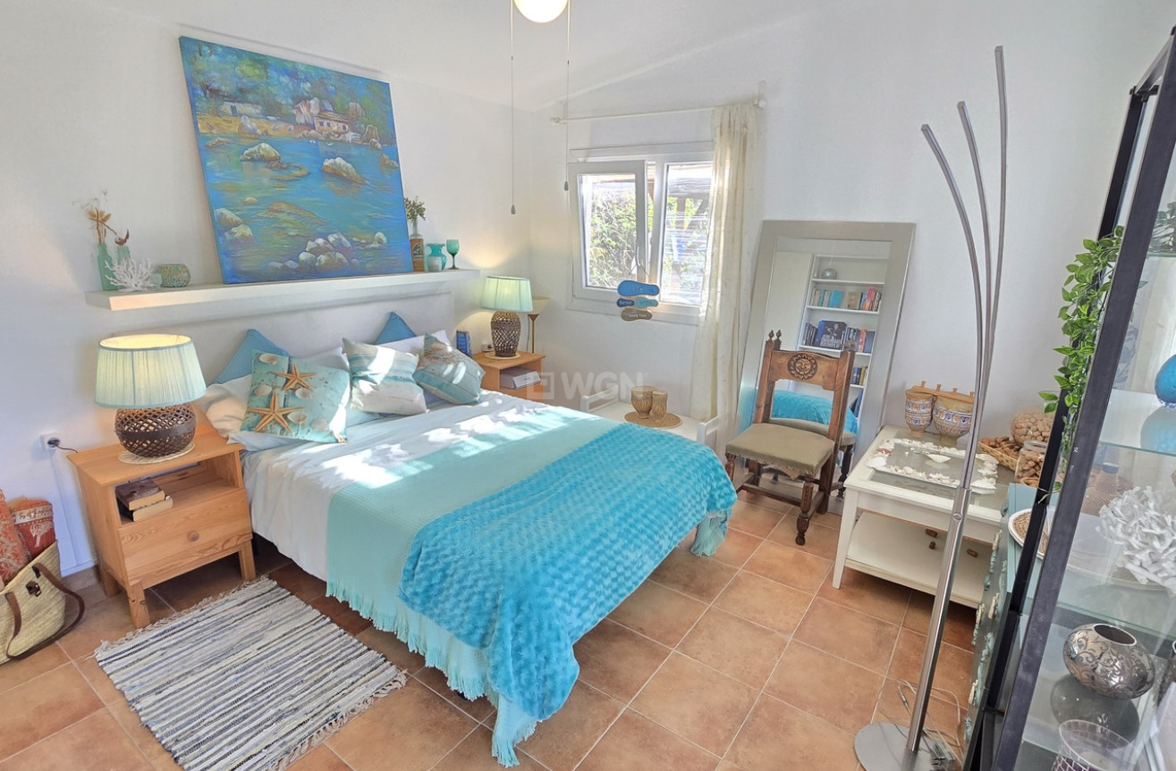 Odsprzedaż - Villa - Canillas de Aceituno - Inland