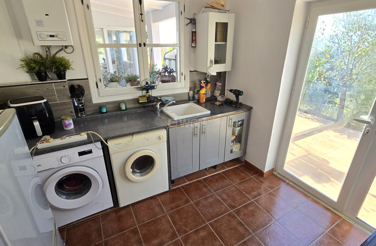 Odsprzedaż - Villa - Canillas de Aceituno - Inland