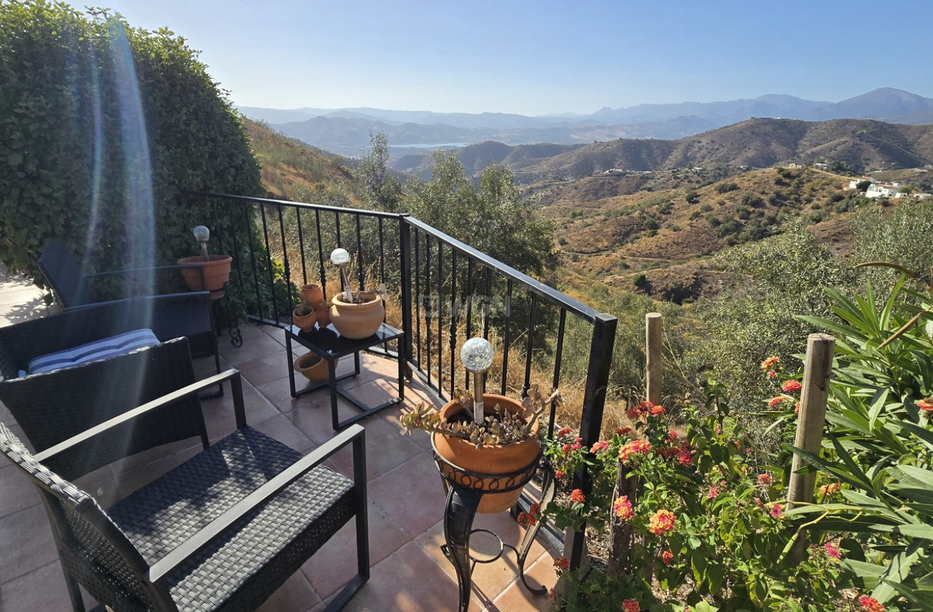 Odsprzedaż - Villa - Canillas de Aceituno - Inland