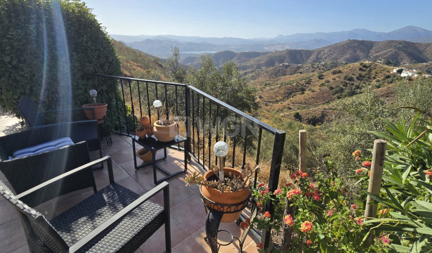 Odsprzedaż - Villa - Canillas de Aceituno - Inland