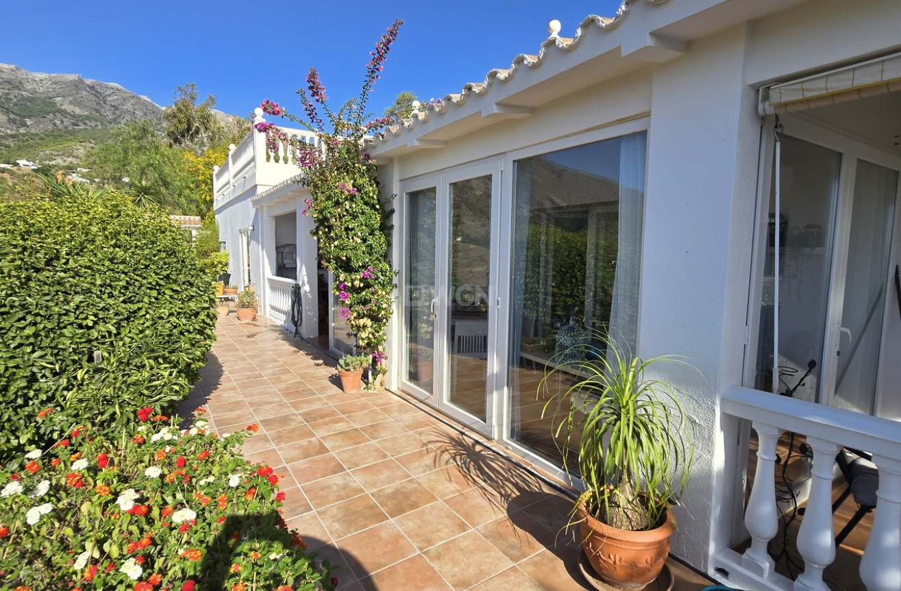 Odsprzedaż - Villa - Canillas de Aceituno - Inland