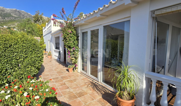 Odsprzedaż - Villa - Canillas de Aceituno - Inland