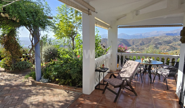 Odsprzedaż - Villa - Canillas de Aceituno - Inland