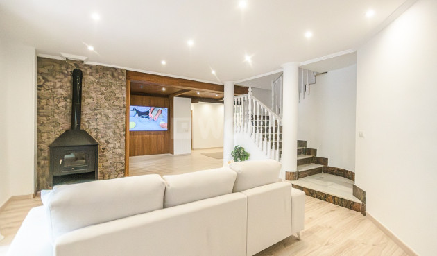 Odsprzedaż - Villa - Orihuela - Inland