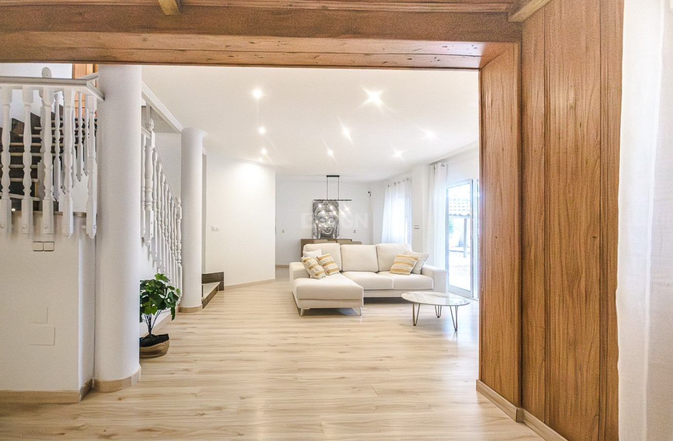 Odsprzedaż - Villa - Orihuela - Inland