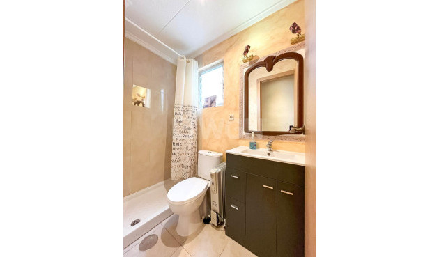 Resale - Apartment / flat - Torrevieja - Centro