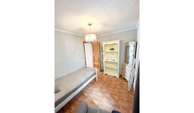 Resale - Apartment / flat - Torrevieja - Centro