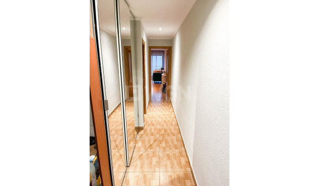 Resale - Apartment / flat - Torrevieja - Centro