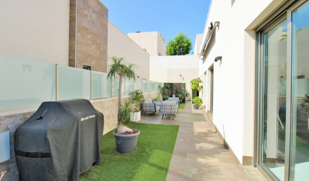 Resale - Villa - Villamartin - Costa Blanca