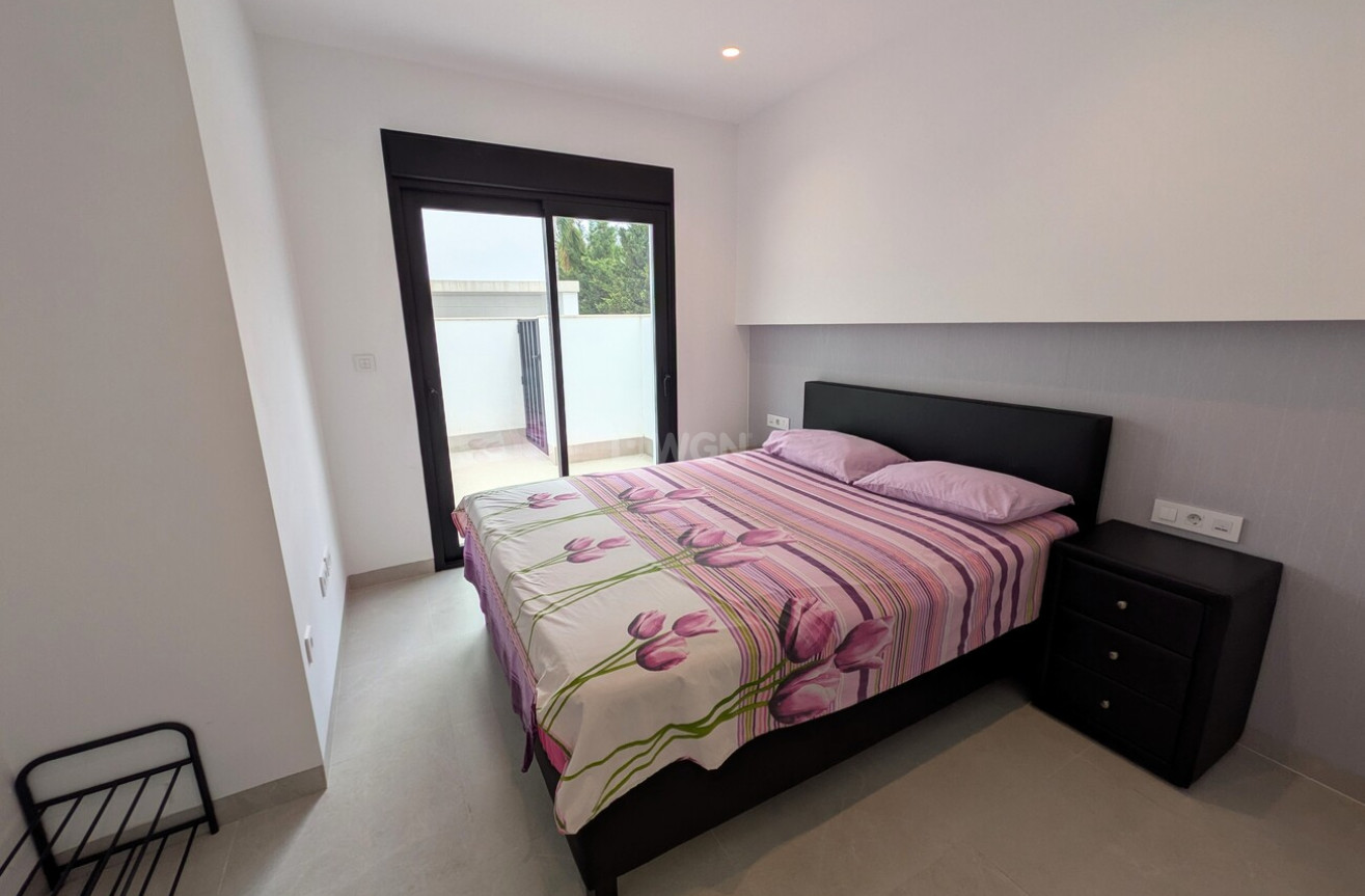 Odsprzedaż - Bungalow - Pilar de la Horadada - Costa Blanca