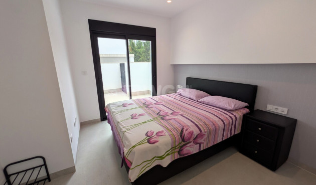 Odsprzedaż - Bungalow - Pilar de la Horadada - Costa Blanca