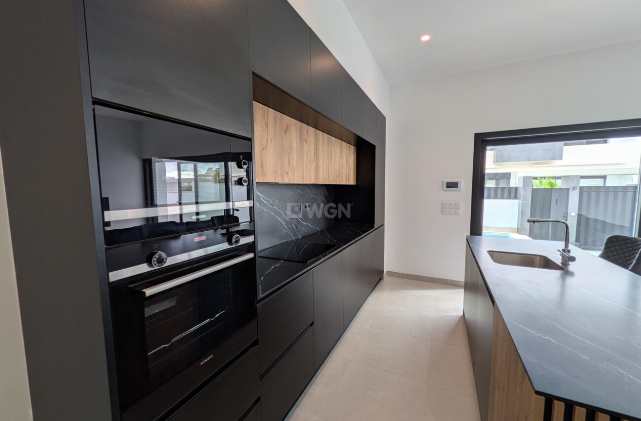 Odsprzedaż - Bungalow - Pilar de la Horadada - Costa Blanca