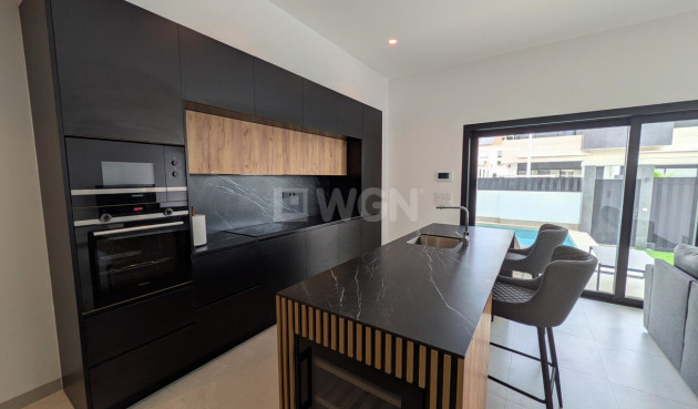 Odsprzedaż - Bungalow - Pilar de la Horadada - Costa Blanca