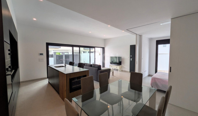 Odsprzedaż - Bungalow - Pilar de la Horadada - Costa Blanca