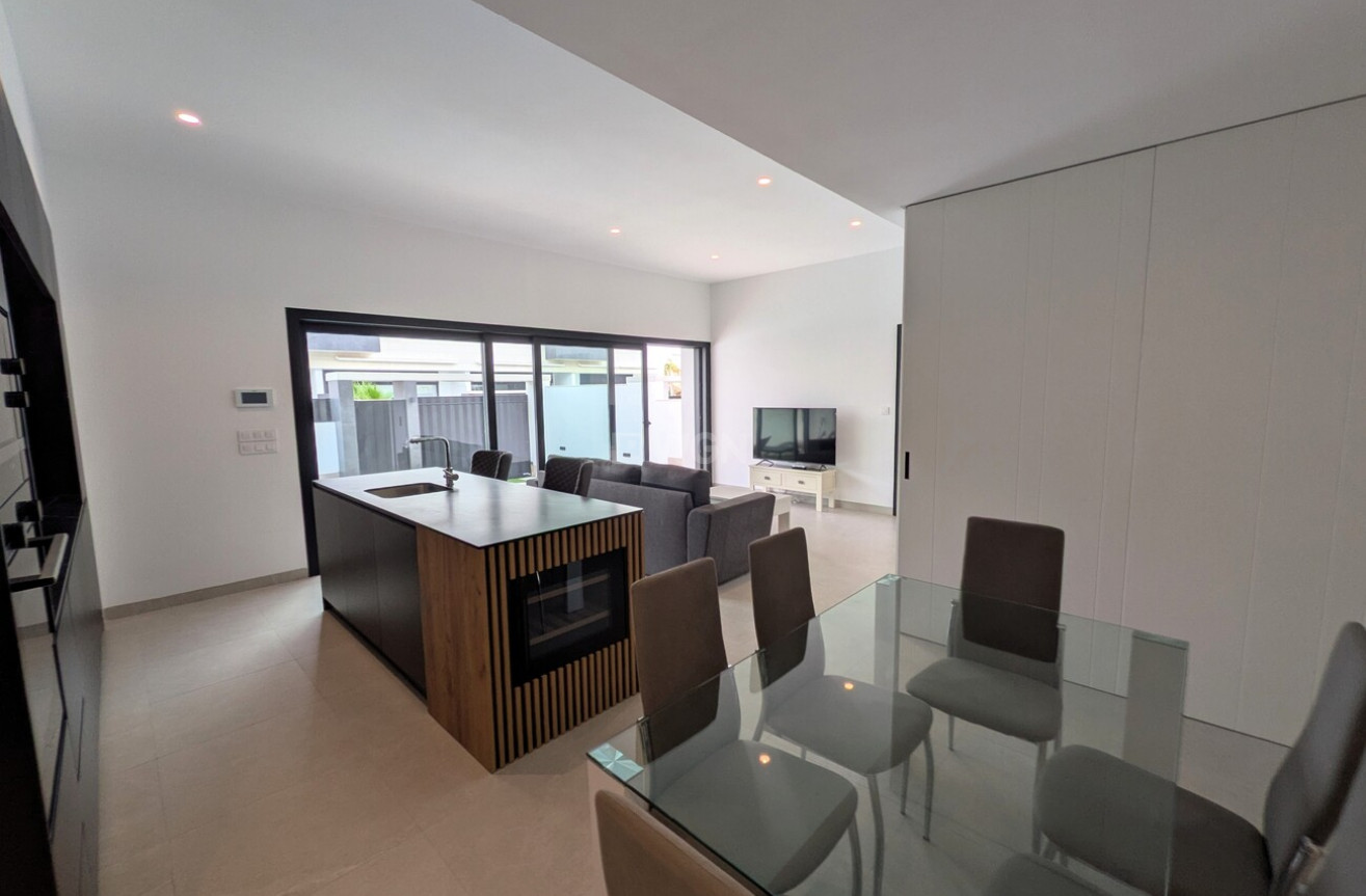 Odsprzedaż - Bungalow - Pilar de la Horadada - Costa Blanca