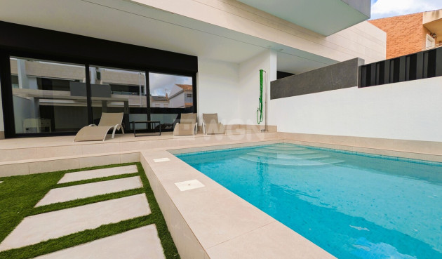 Odsprzedaż - Bungalow - Pilar de la Horadada - Costa Blanca